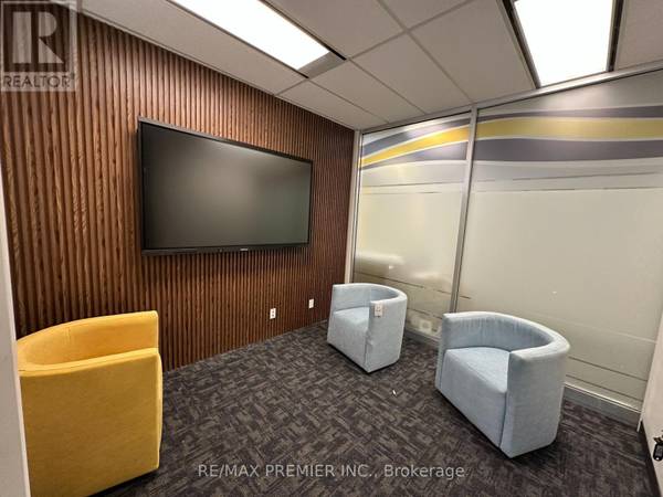 Mississauga (city Centre), ON L5B3J1,350 Burnhamthorpe RD West #200-B03