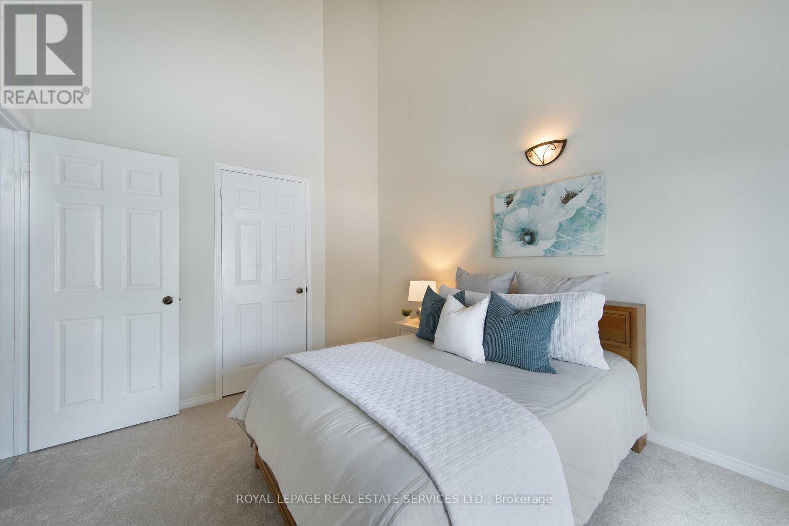 Mississauga (clarkson), ON L5J4T7,1010 Cristina CT #21
