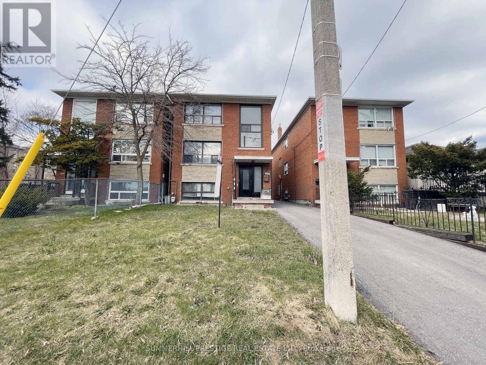 Toronto (caledonia-fairbank), ON M6E4T7,377 CALEDONIA ROAD