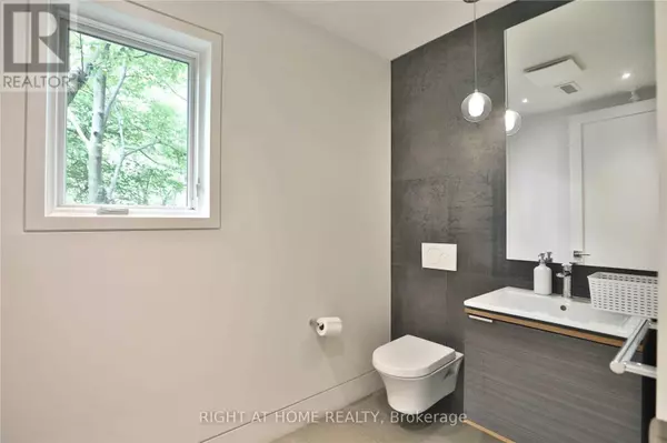 Mississauga (mineola), ON L5G3H4,MAIN FLOOR 100 - 1440 HURONTARIO STREET