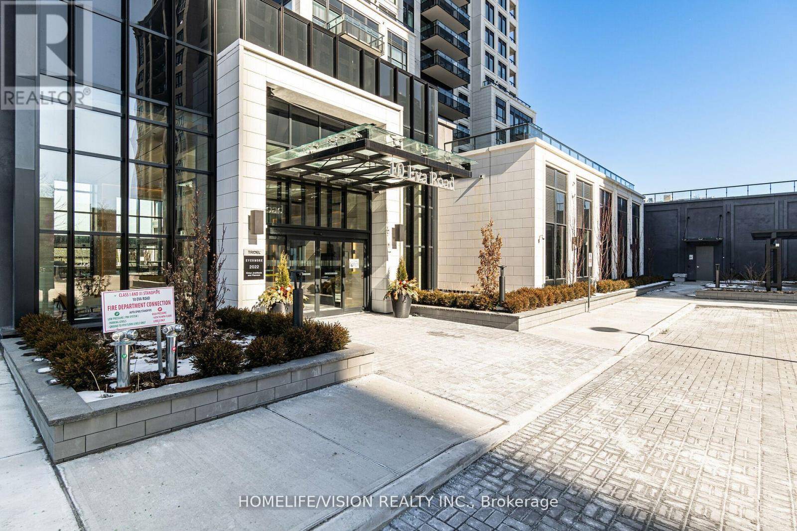 Toronto (etobicoke West Mall), ON M9C0B3,10 Eva RD #403