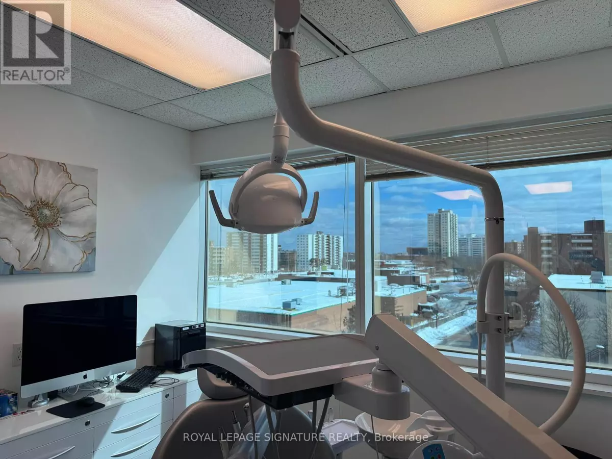 Mississauga (cooksville), ON L5B4A2,71 King ST West #Unit 405