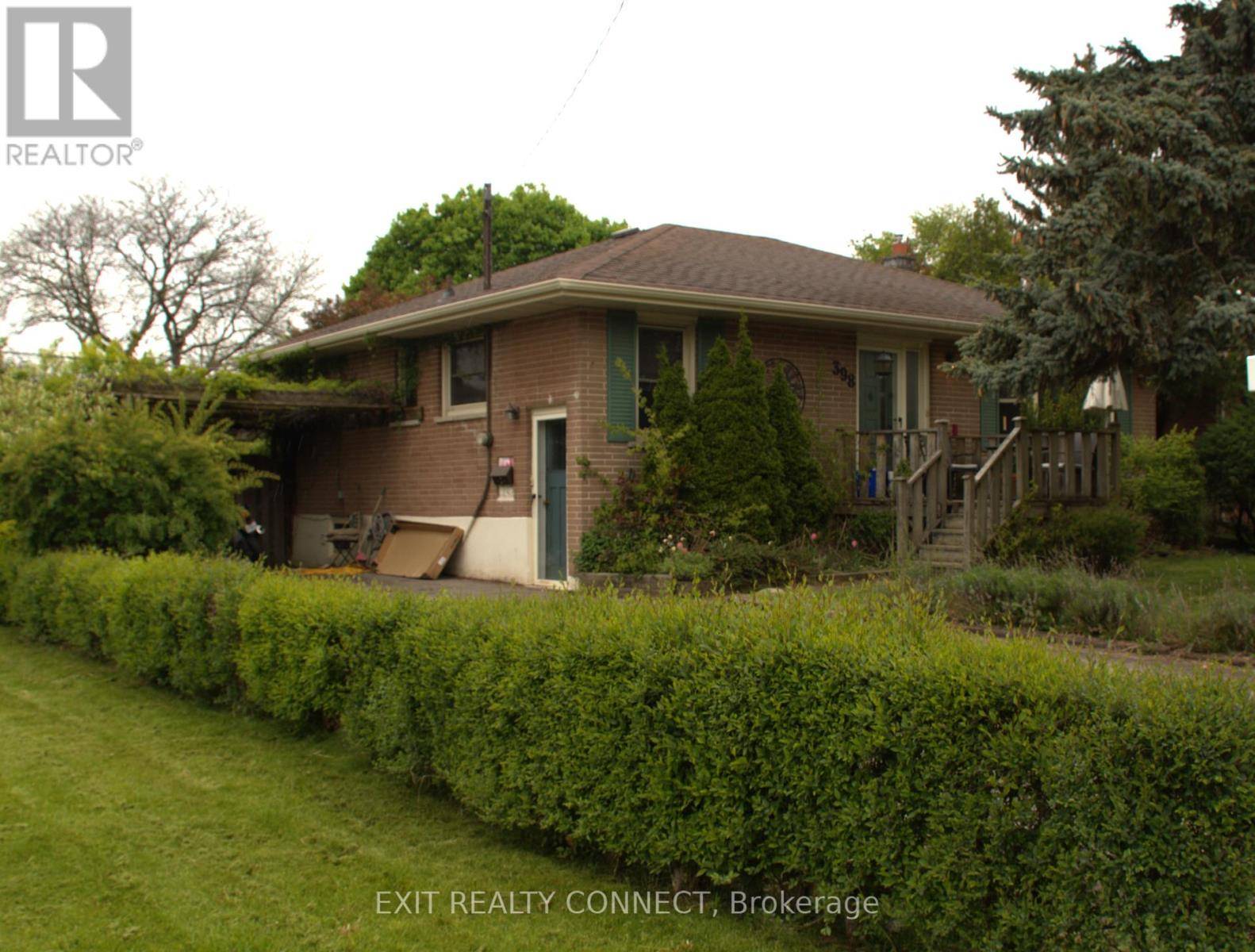 Oakville (wo West), ON L6L4A5,398 THIRD LINE