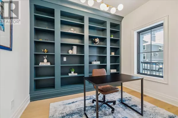 Oakville (co Central), ON L6K3J4,152 CHISHOLM STREET