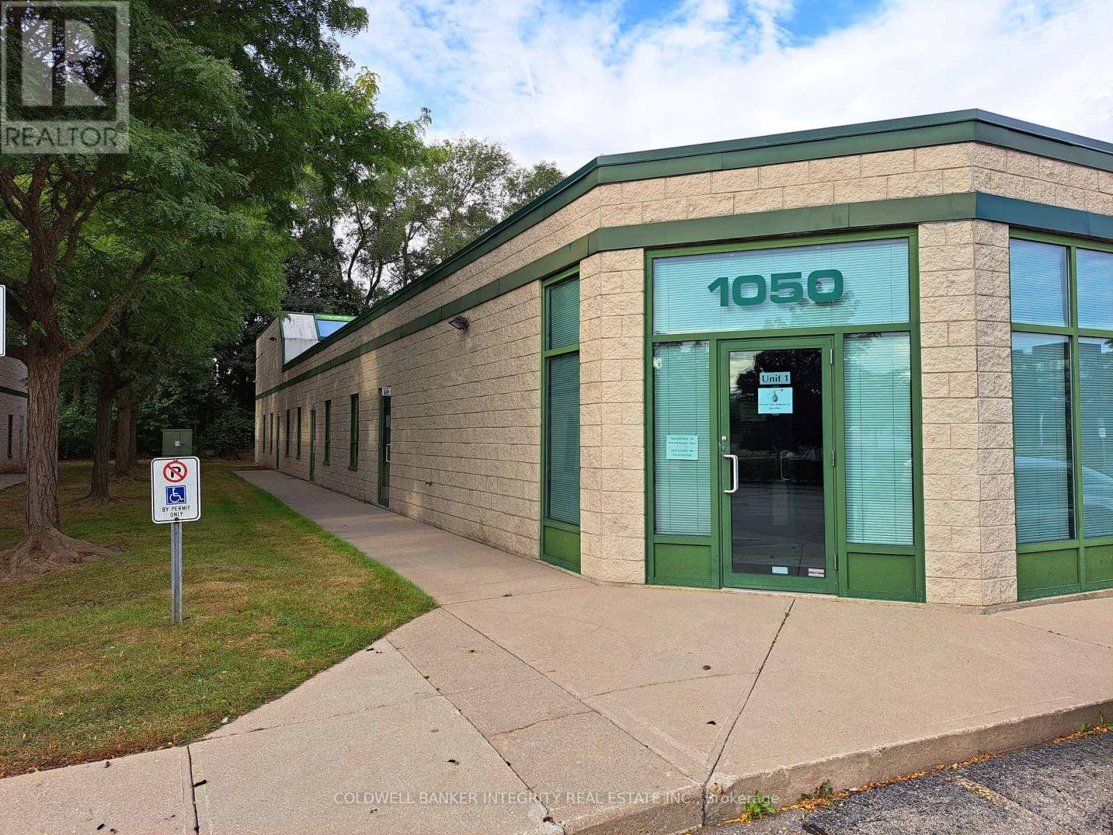 Burlington (lasalle), ON L7T4A8,1050 Cooke BLVD #1-4