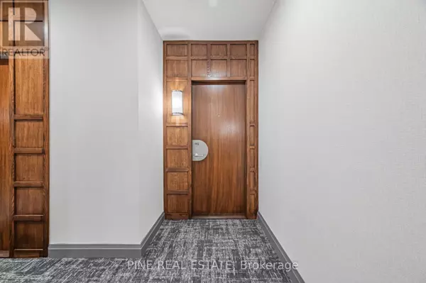 Toronto (mimico), ON M8V4G2,2083 LakeShore BLVD West #1112