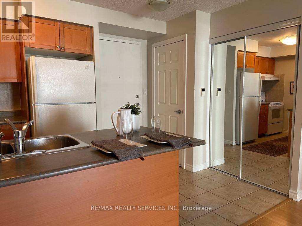 Mississauga (city Centre), ON L5B4M7,3880 Duke Of York BLVD #718