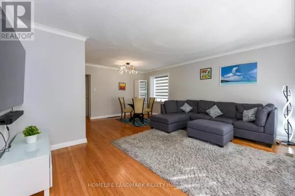 Toronto (eringate-centennial-west Deane), ON M9C3Y5,19 BELGATE PLACE