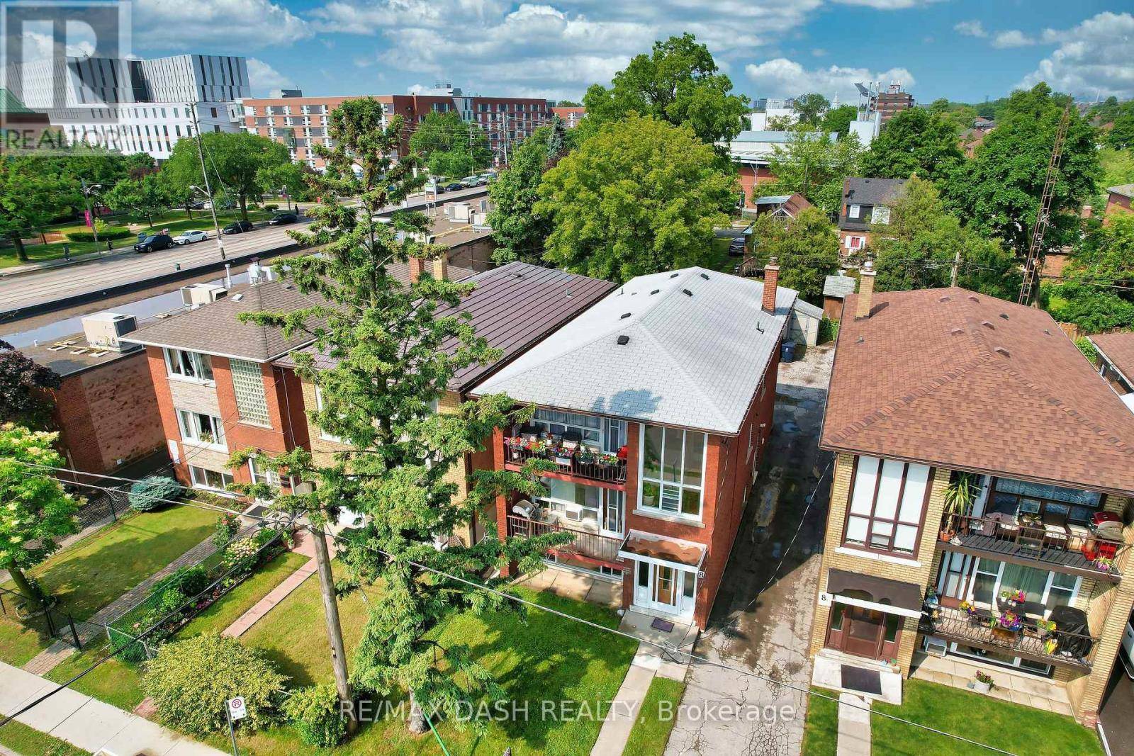 Toronto (new Toronto), ON M8V3L3,8 NINETEENTH STREET