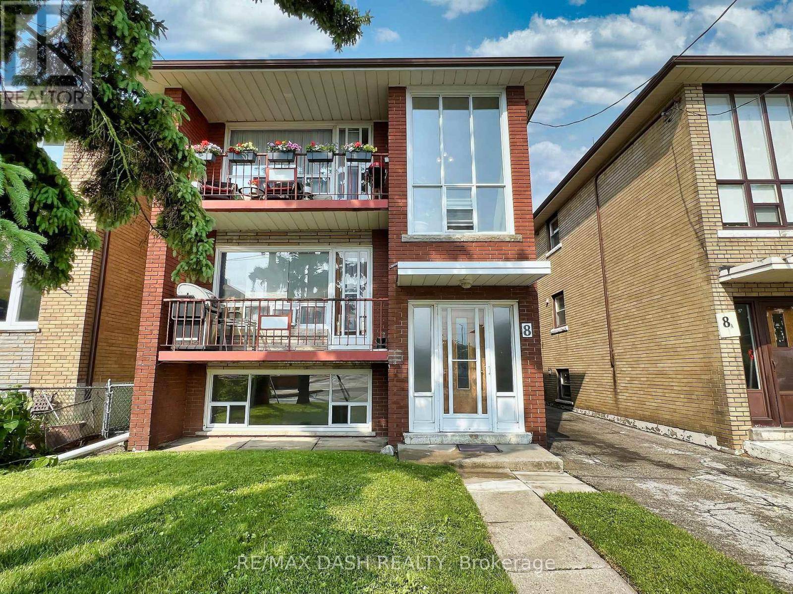 Toronto (new Toronto), ON M8V3L3,8 NINETEENTH STREET