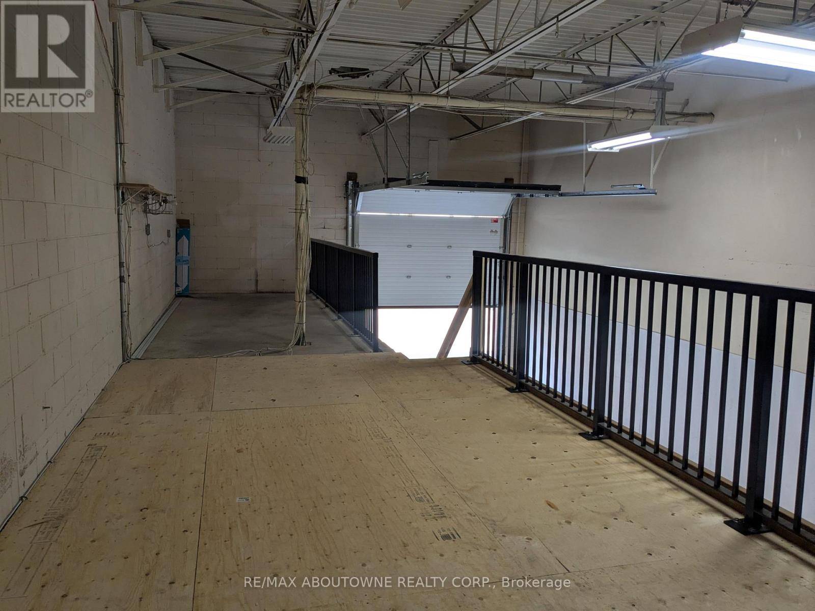 Burlington (industrial Burlington), ON L6M2W2,5125 HARVESTER RD #1