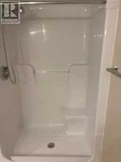 Oakville (cp College Park), ON L6H6R3,1056 Queens AVE #510