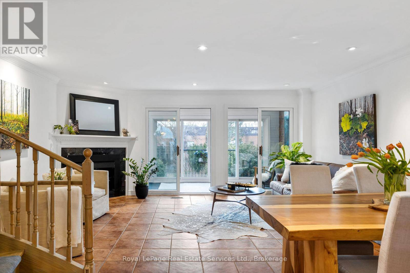 Oakville (br Bronte), ON L6L1C2,2327 MARINE DRIVE