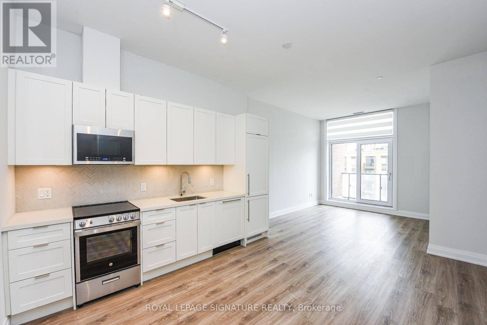 Mississauga (creditview), ON L5B0L6,430 East Square One DR East #504