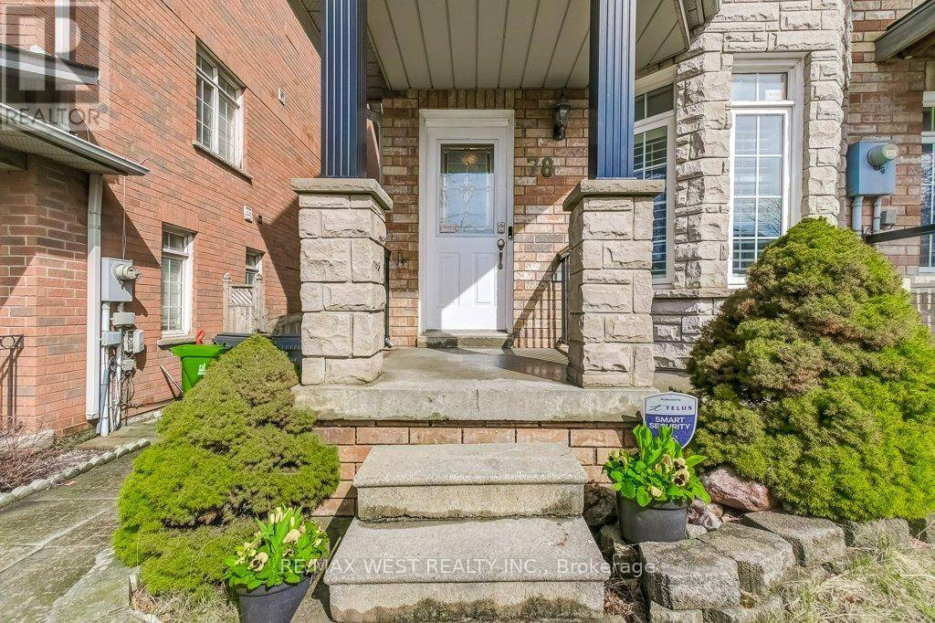 Toronto (maple Leaf), ON M6L3G1,78 RORY ROAD