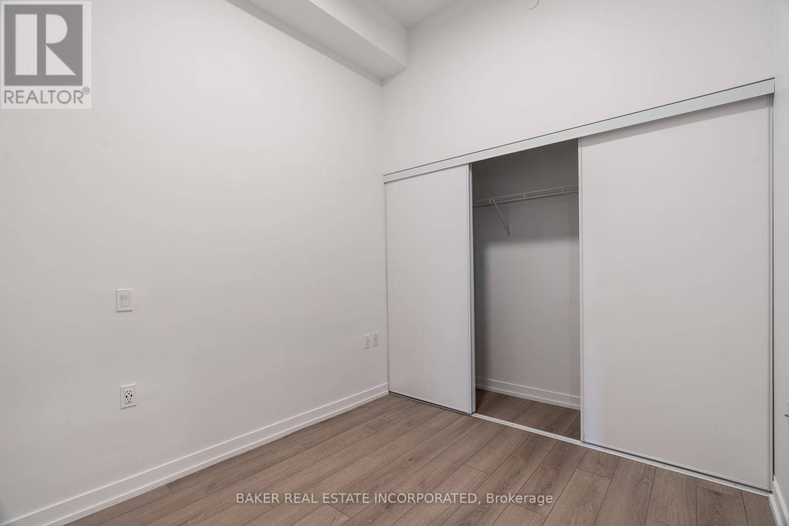 Toronto (dovercourt-wallace Emerson-junction), ON M6G0A9,740 Dupont ST #208