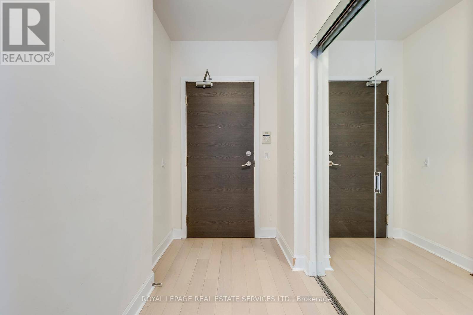 Toronto (mimico), ON M8V0G1,33 Shore Breeze DR #3706