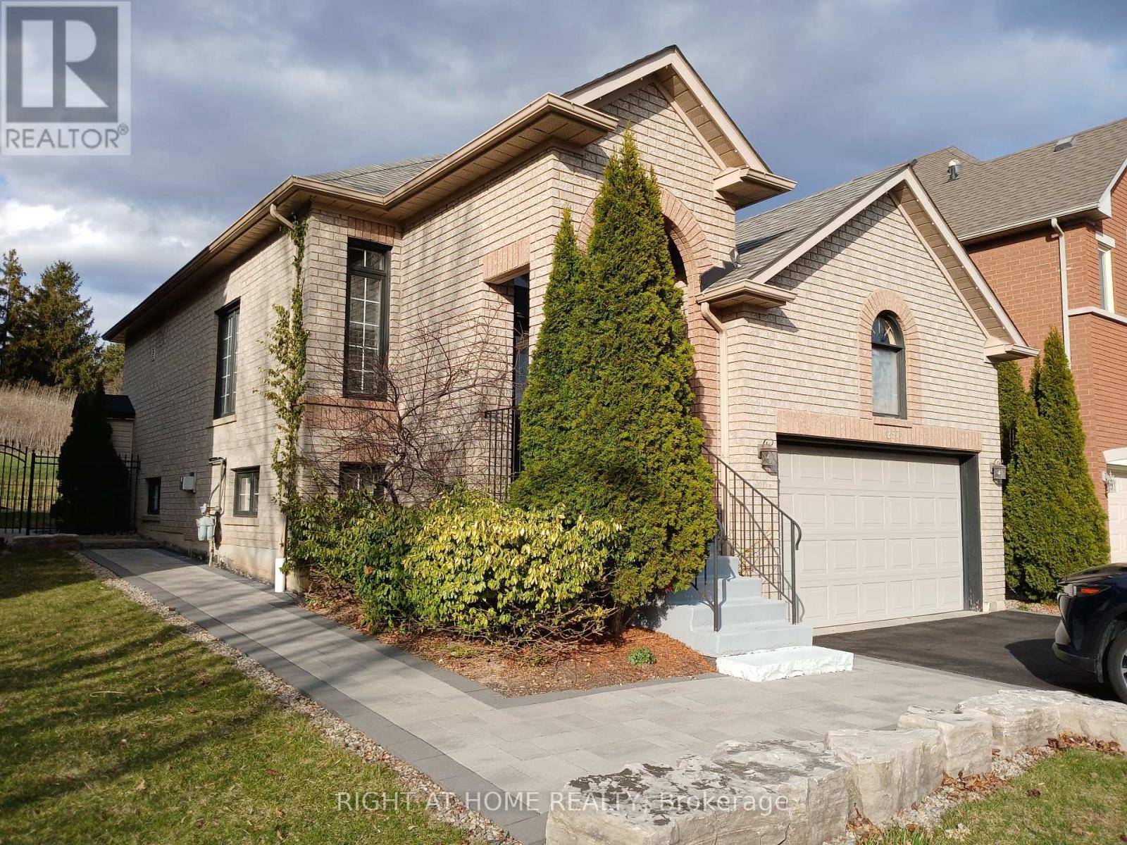 Mississauga (hurontario), ON L4Z3V4,257 ANTHONY AVENUE