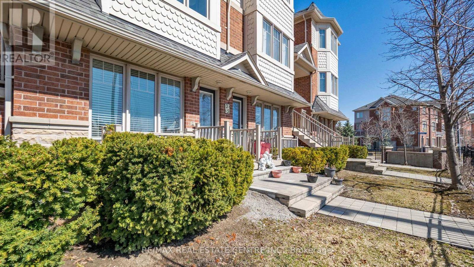 Mississauga (churchill Meadows), ON L5M0P7,3335 Thomas ST #5