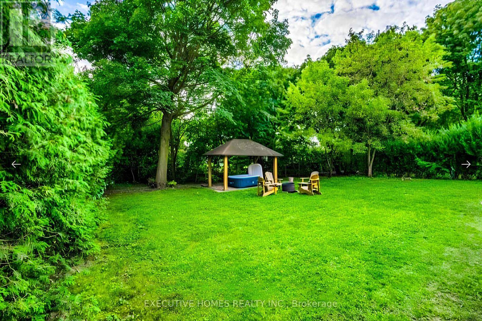 Oakville (wo West), ON L6K2J2,208 GLEN OAK DRIVE