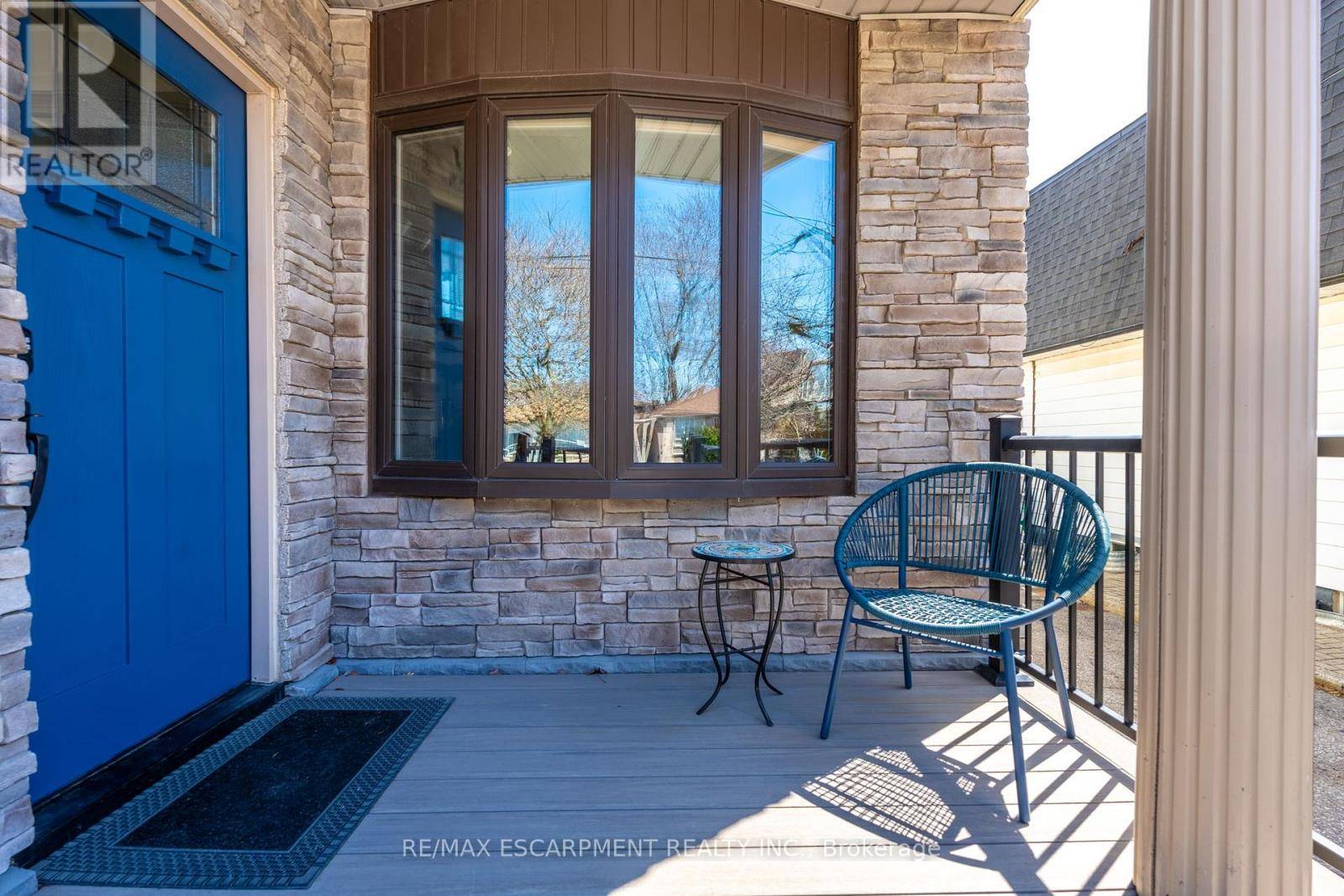 Mississauga (lakeview), ON L5E1N6,892 SIXTH STREET