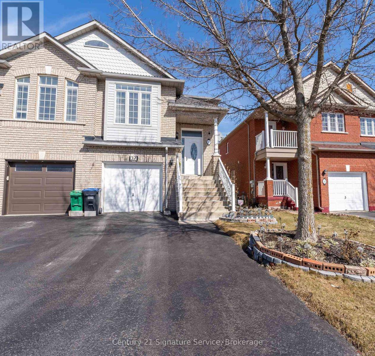 37 NEWARK WAY, Brampton (fletcher's Meadow), ON L7A2W8