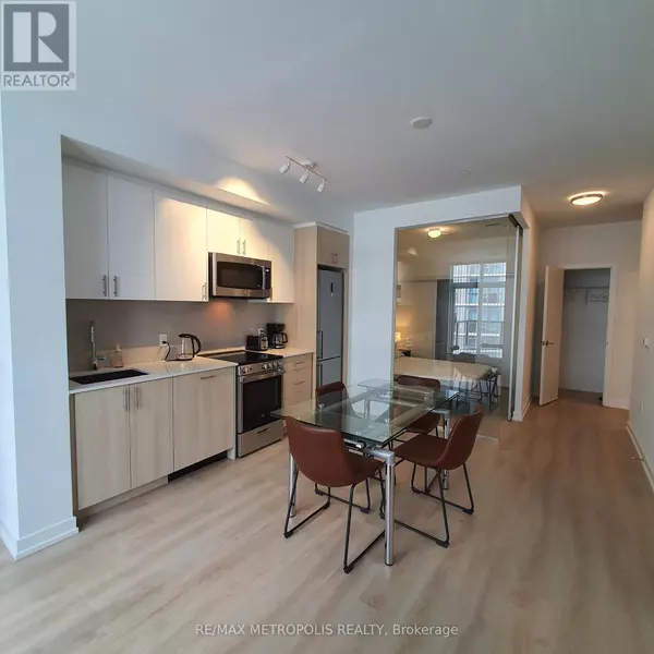 Toronto (islington-city Centre West), ON M8Z1R7,1195 The Queensway #807