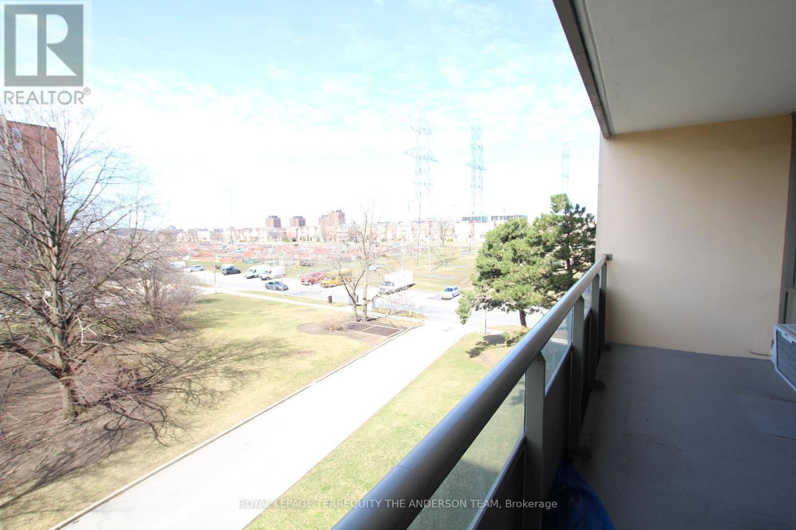 Toronto (york University Heights), ON M3J2S8,9 Four Winds DR #402