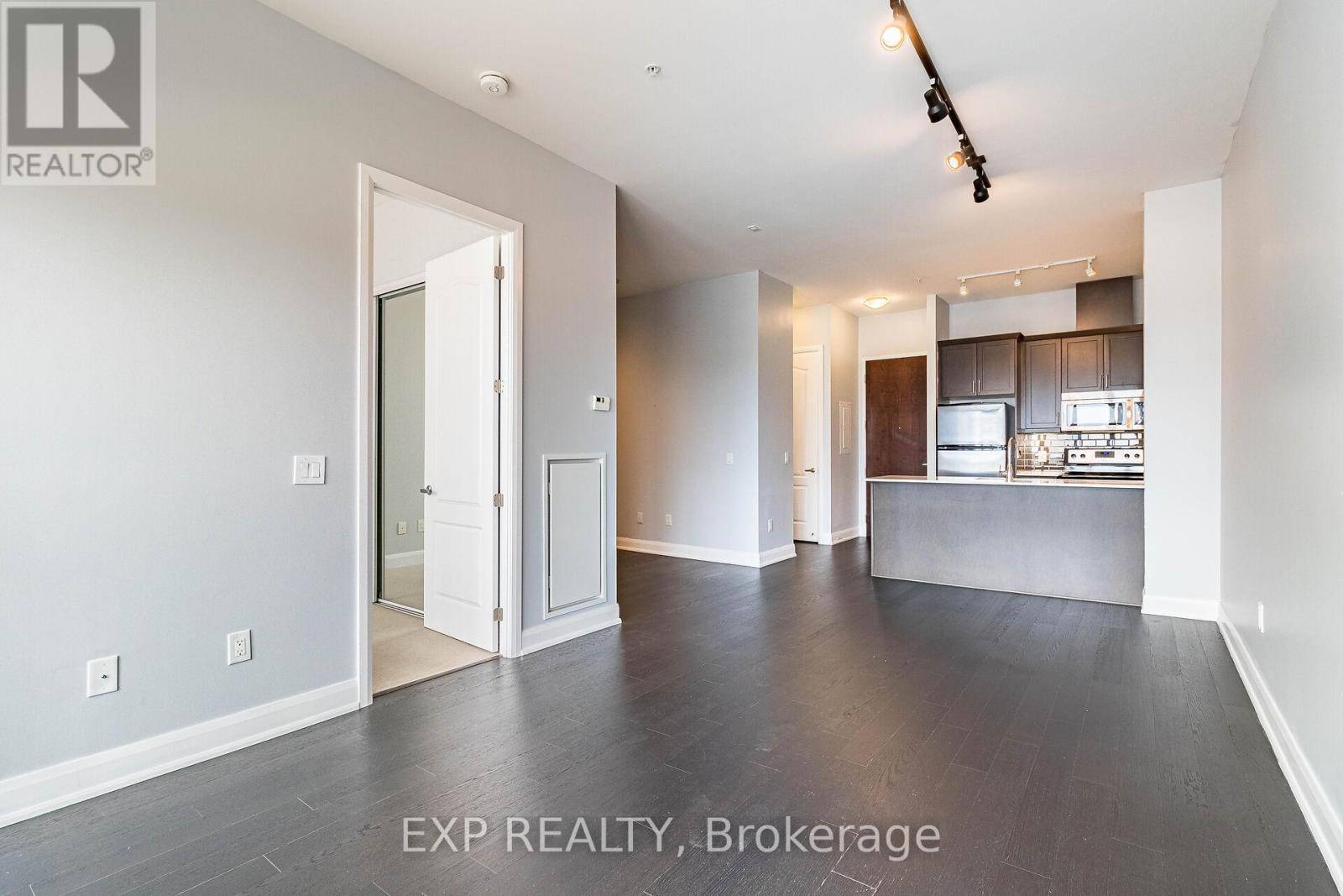 Oakville (jc Joshua Creek), ON L6H0H1,2480 Prince Michael DR #724