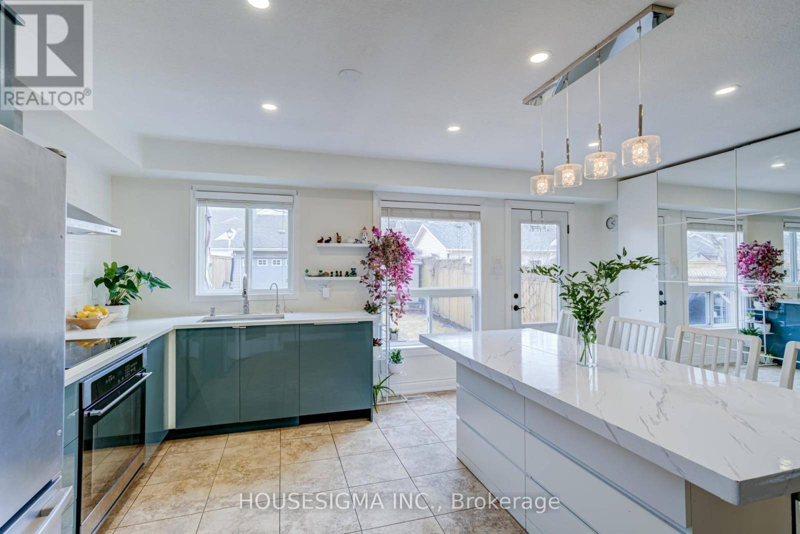 Orangeville, ON L9W5C1,308 FERN STREET