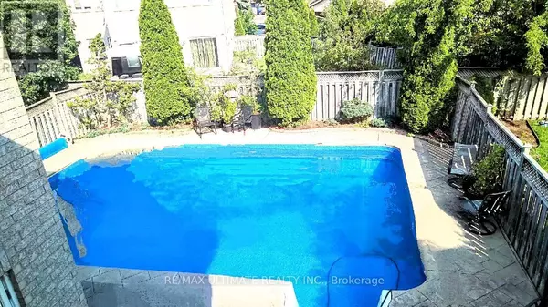 Oakville (wc Wedgewood Creek), ON L6H6S9,527 RAVINEVIEW WAY