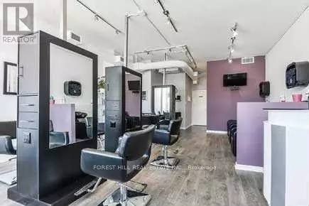 Milton (de Dempsey), ON L9T8M7,1260 MAIN STREET E