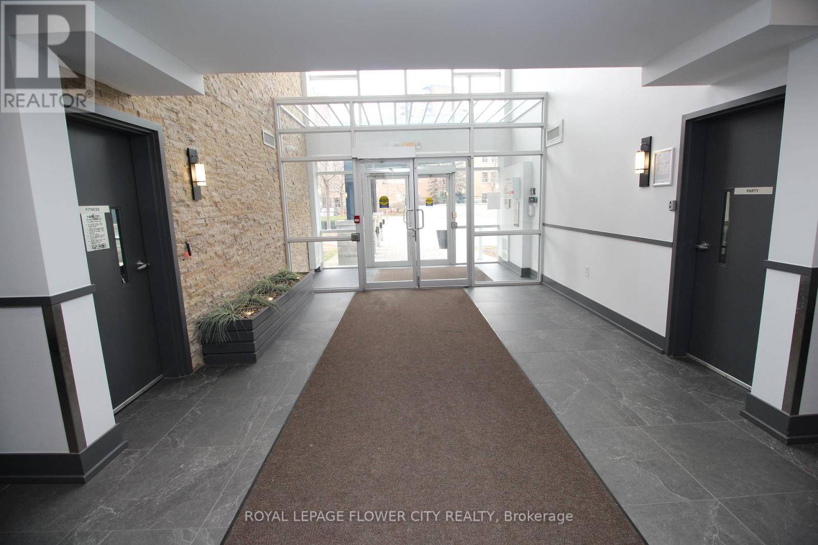 Mississauga (mississauga Valleys), ON L5A0A1,570 Lolita GDNS #215
