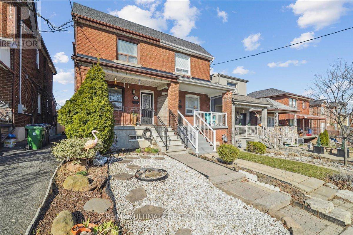 204 GILBERT AVENUE, Toronto (caledonia-fairbank), ON M6E4W5