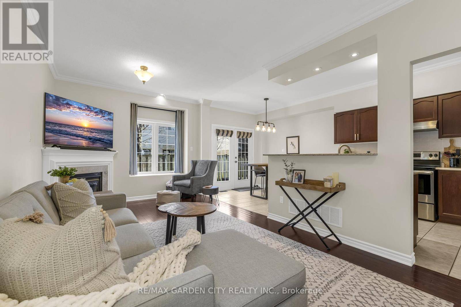 Burlington (brant), ON L7S2M4,1375 Stephenson DR #15