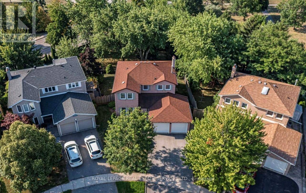 Oakville (cp College Park), ON L6H4J9,455 PARKLANE ROAD