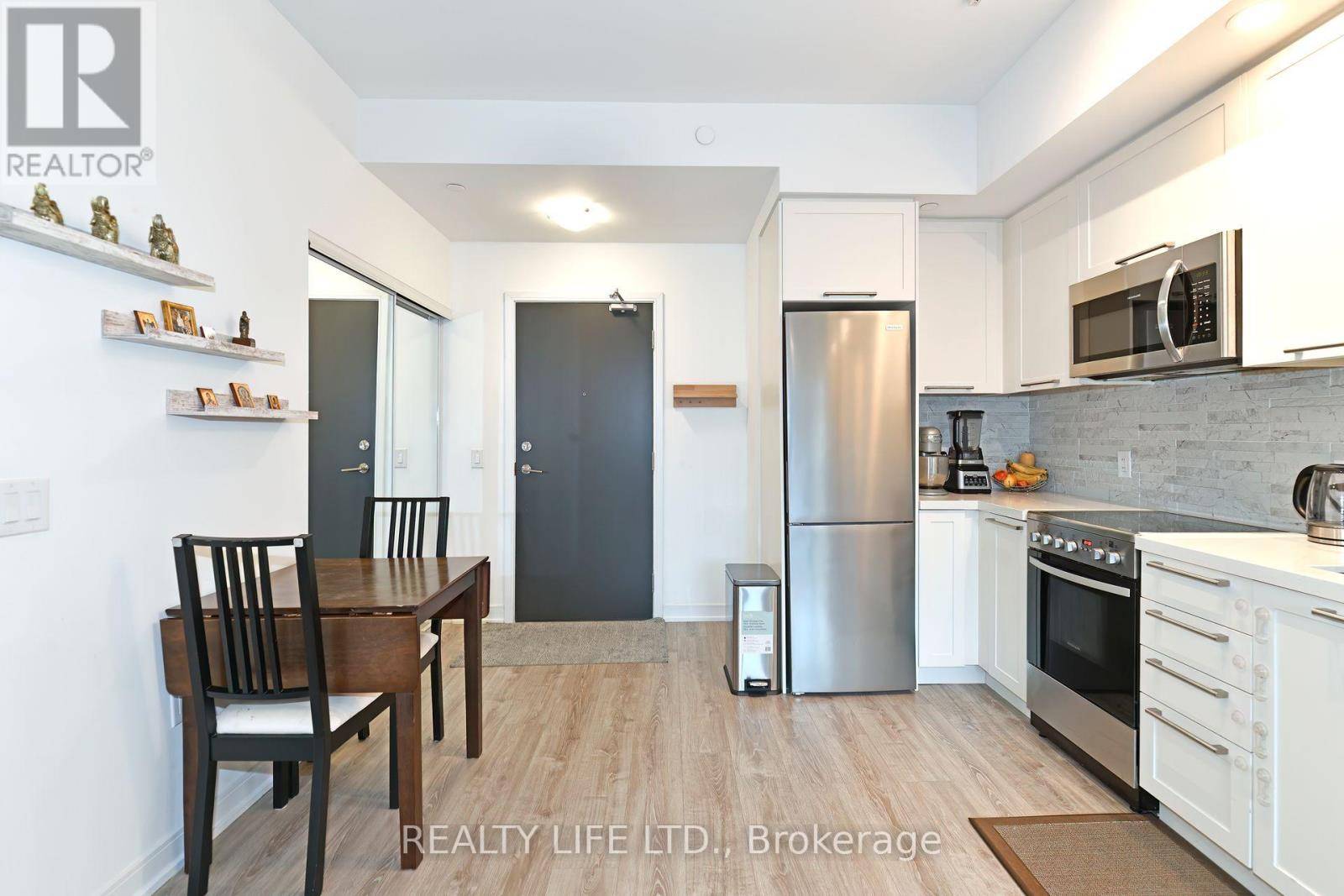 Toronto (stonegate-queensway), ON M8Y0C4,25 Neighbourhood LN #310