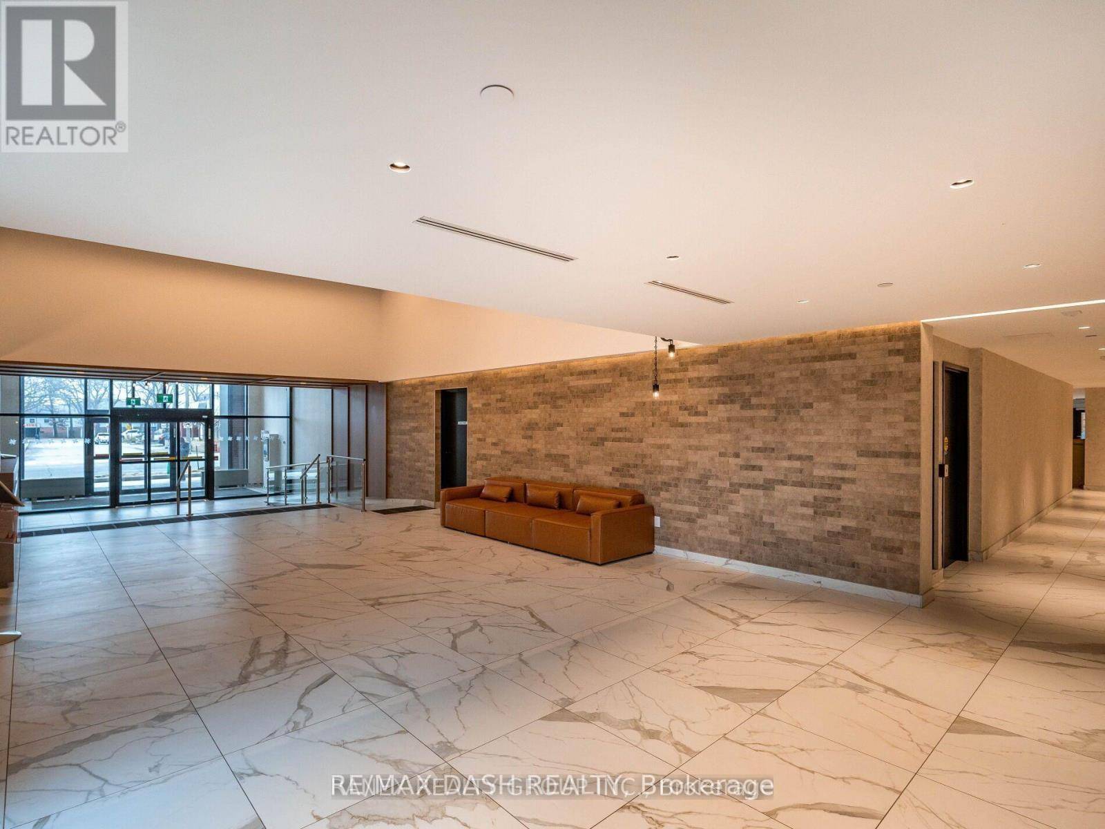 Toronto (junction Area), ON M6N1K8,2300 St Clair AVE West #723