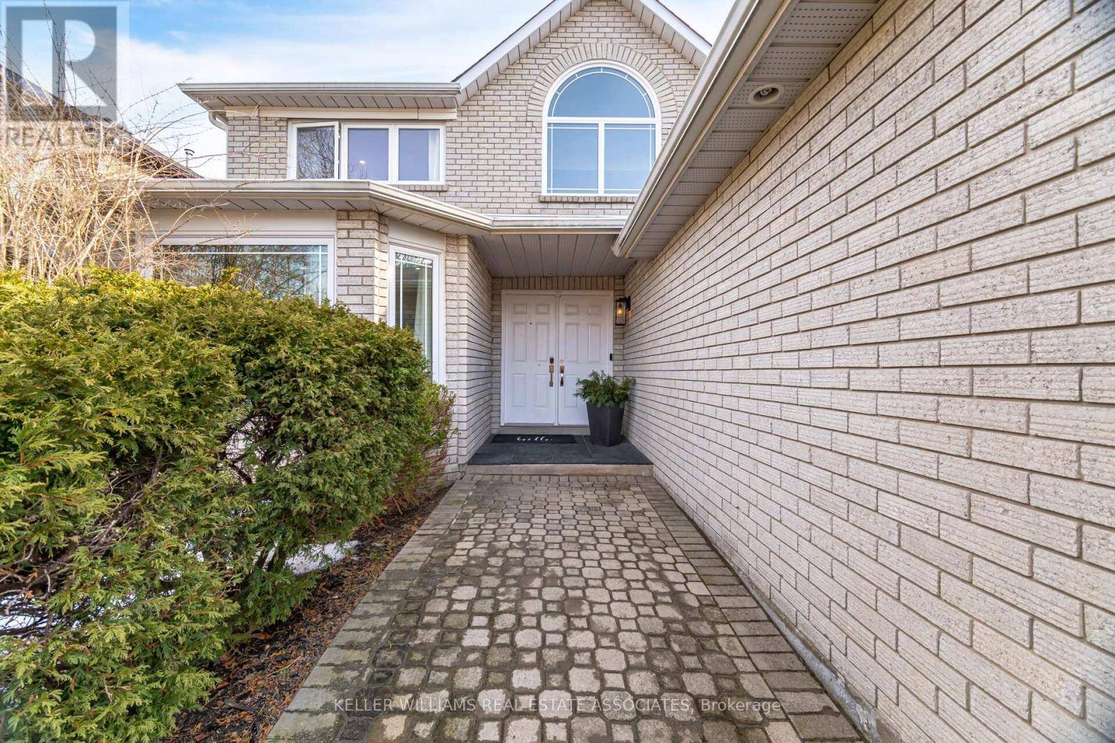 Oakville (wc Wedgewood Creek), ON L6H5M7,1202 BALLANTRY ROAD