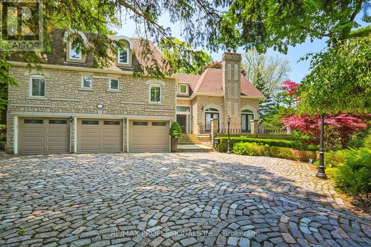 Toronto (edenbridge-humber Valley), ON M9A3Z6,6A EDENBROOK HILL