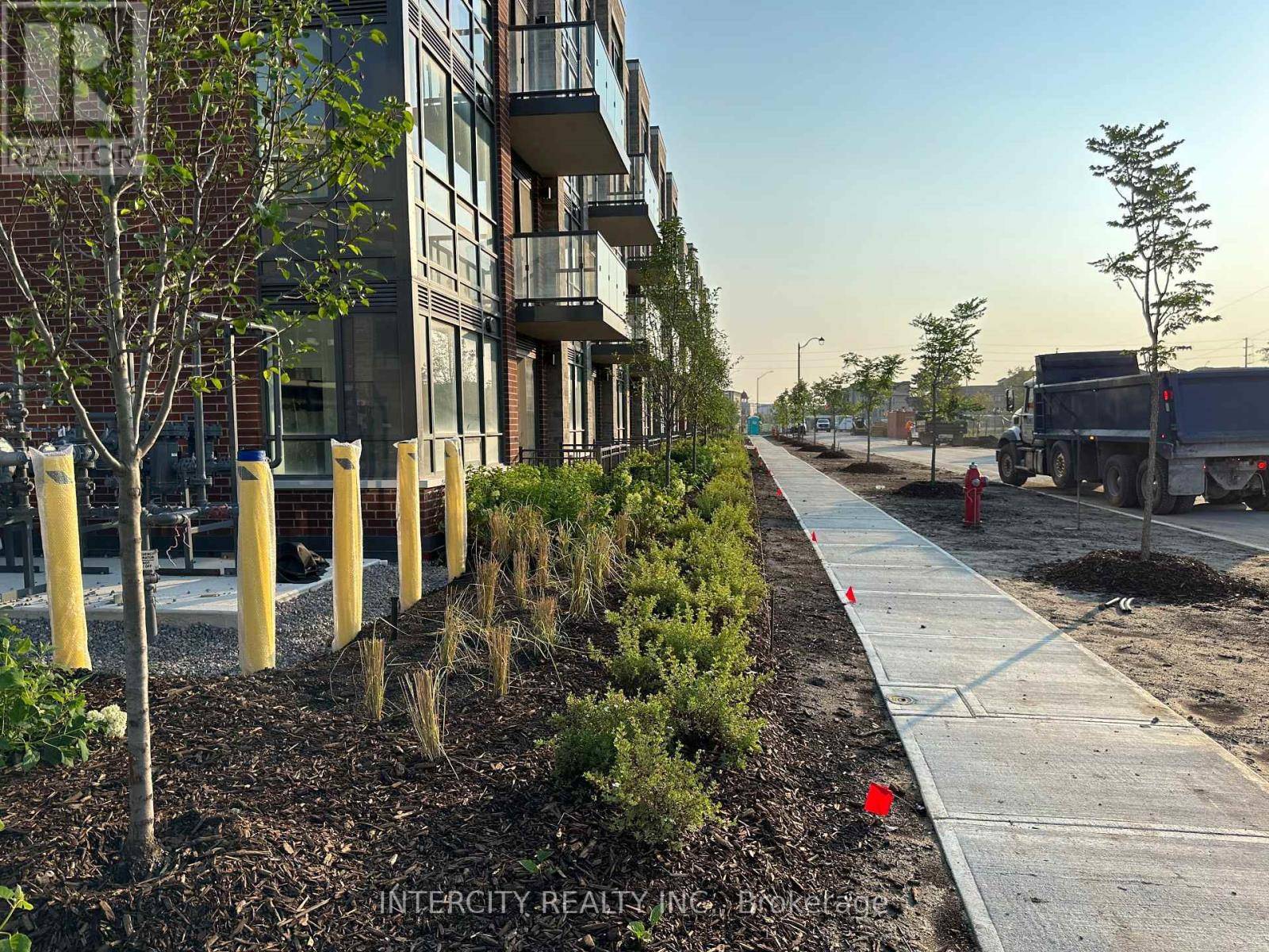 Brampton (bram East), ON L6P0Y6,95 Attmar DR #221