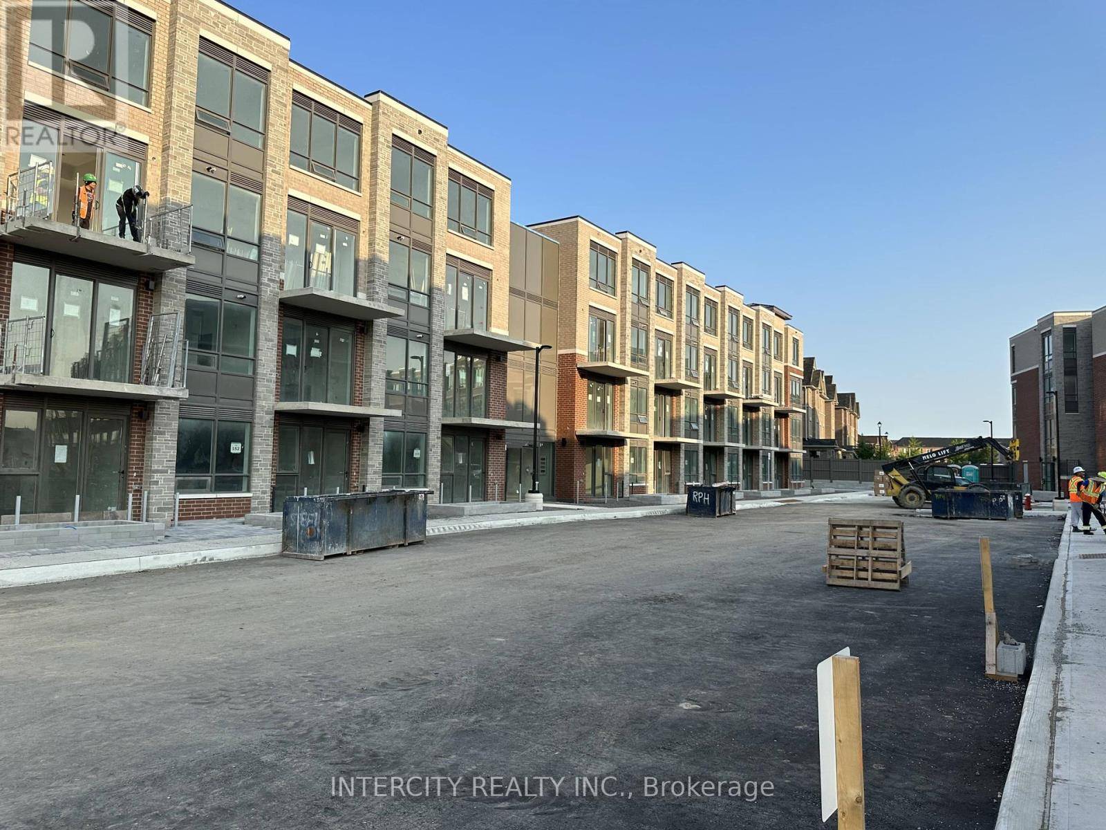 Brampton (bram East), ON L6P0Y6,95 Attmar DR #221