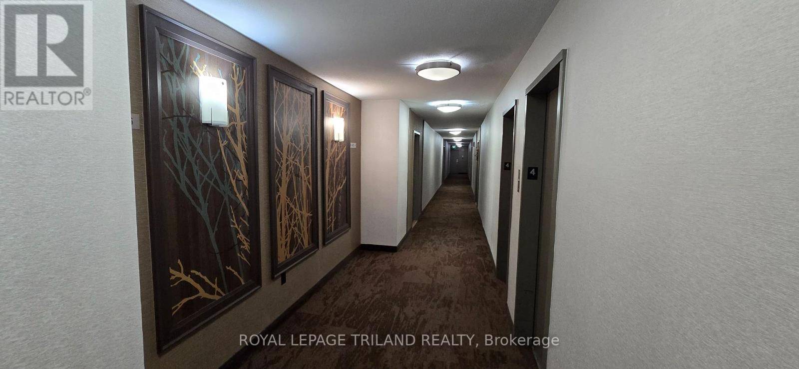 Toronto (willowridge-martingrove-richview), ON M9R2M7,44 LONGBOURNE DR #405