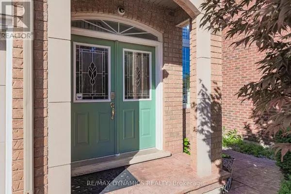 Oakville (wm Westmount), ON L6M4V4,2381 GRAND OAK TRAIL