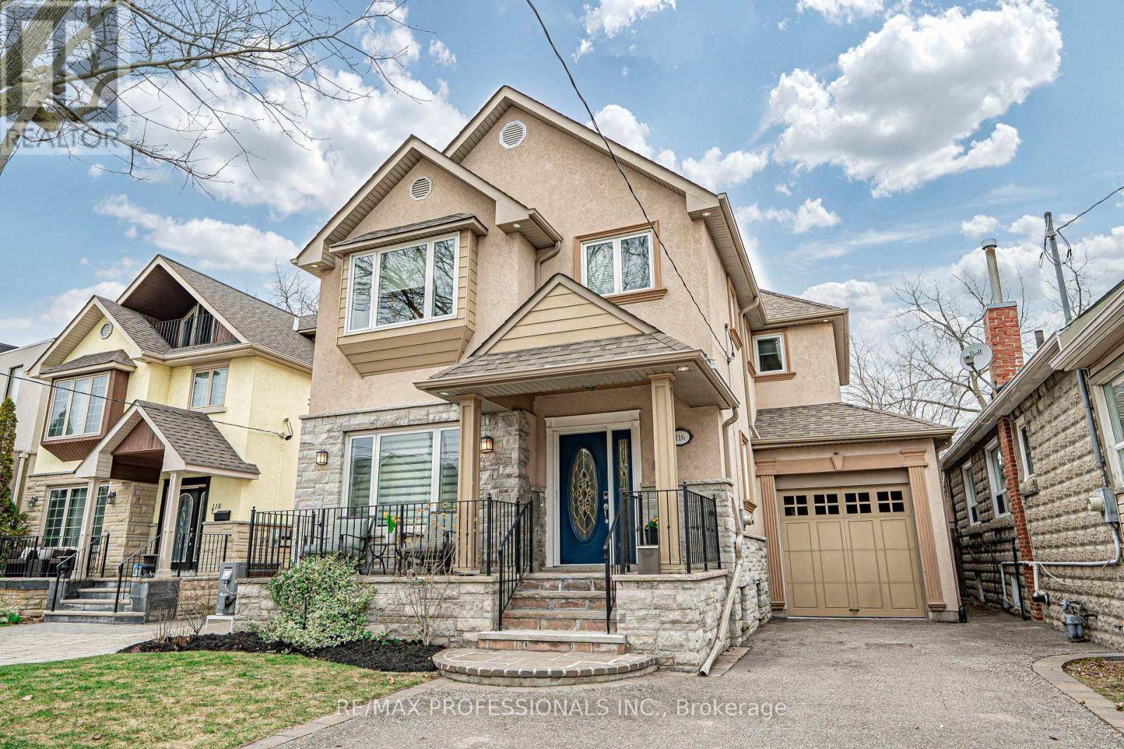 116 LAKE SHORE DRIVE, Toronto (new Toronto), ON M8V2A2