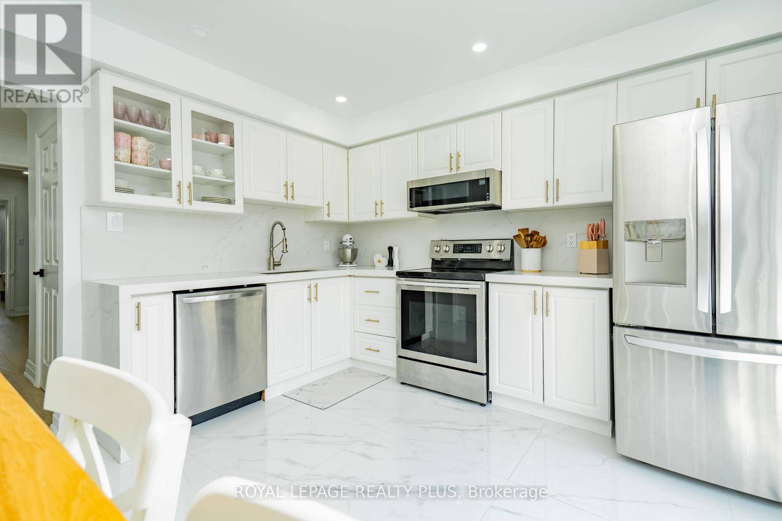 568 FERGO AVENUE, Mississauga (cooksville), ON L5B2J3
