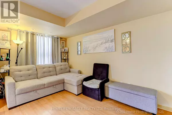 Toronto (york University Heights), ON M3J1K7,37 Four Winds DR #8