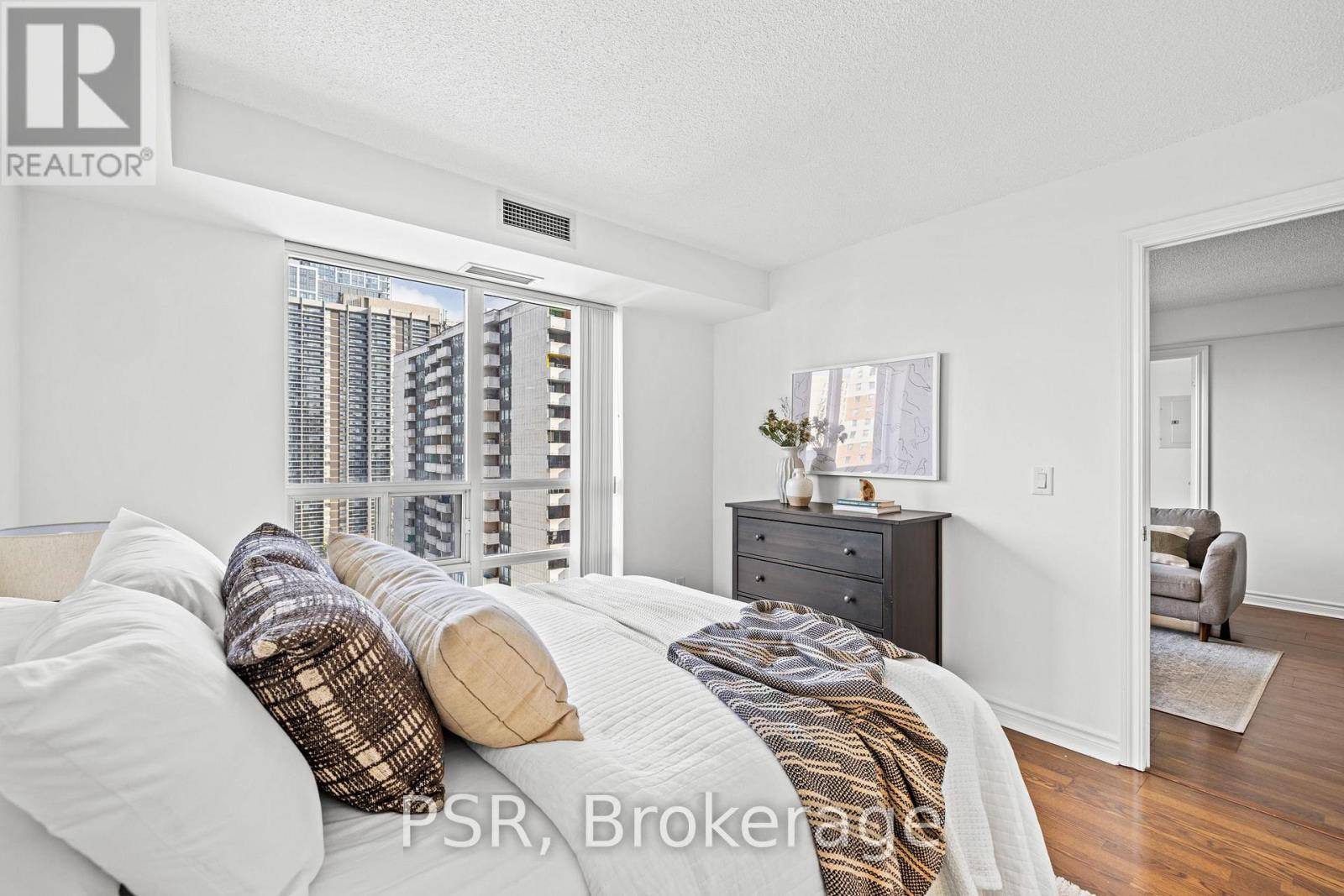 Toronto (islington-city Centre West), ON M9A0A3,5 Michael Power PL #1408