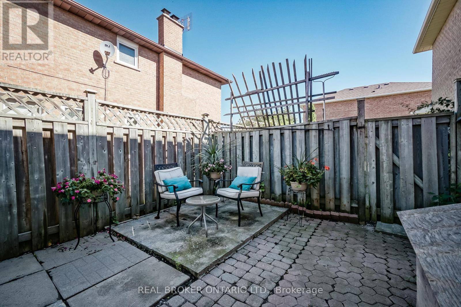 Brampton (fletcher's Creek South), ON L6Y3S2,525 Ray Lawson BLVD #Lower