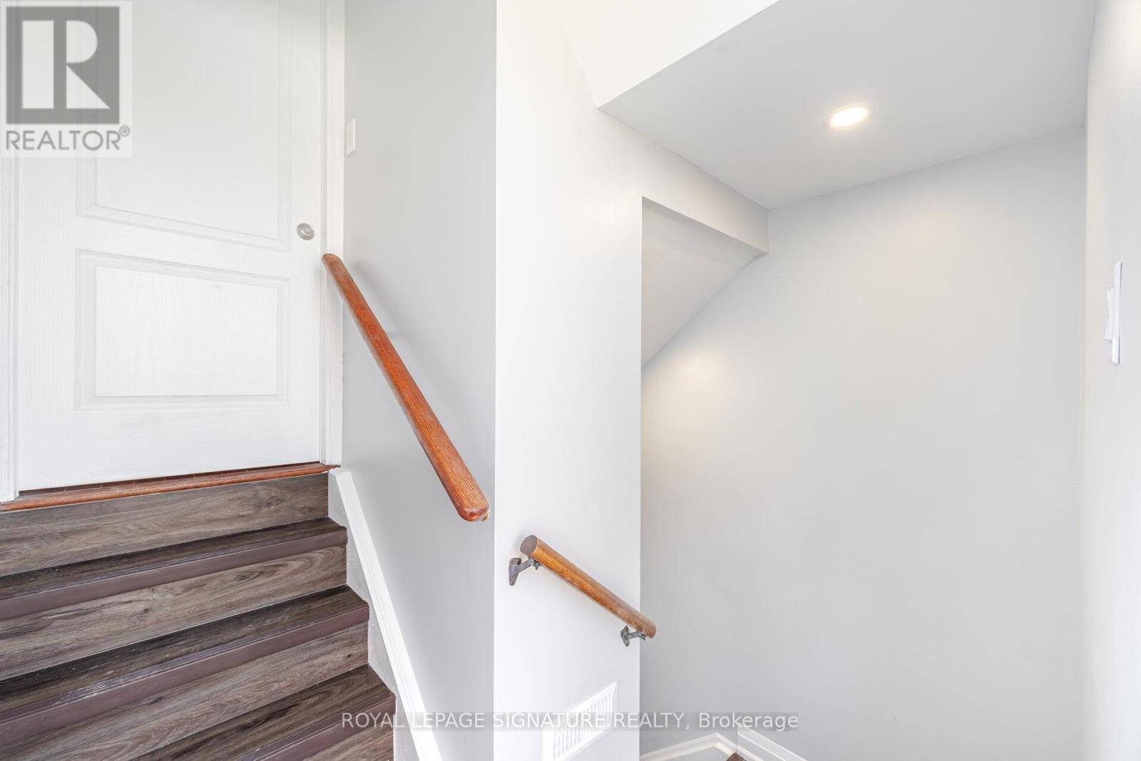 Brampton (bram East), ON L6P2E5,29 Huntspoint DR #2